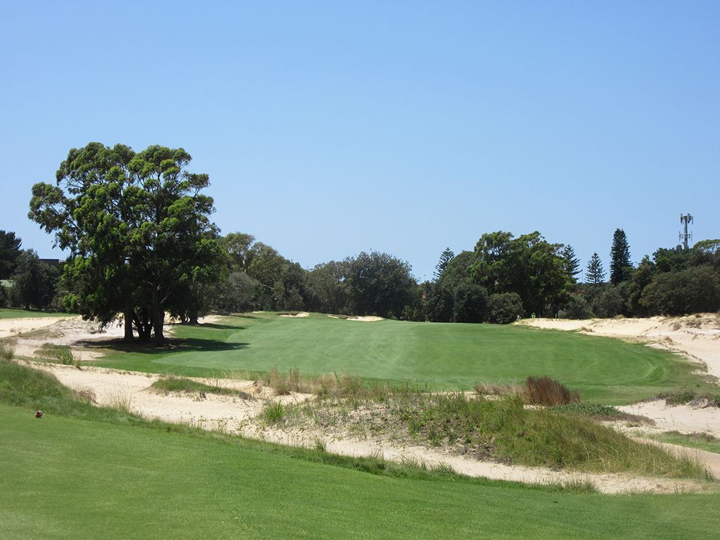 3rd Hole at The Lakes Golf Club (486 Yard Par 4)